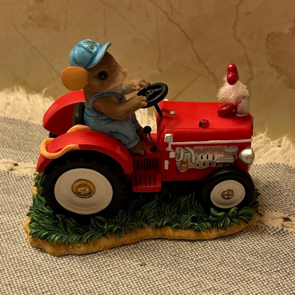 Charming Tails Retired Red Tractor Mouse You Make My Heart Putter figurine